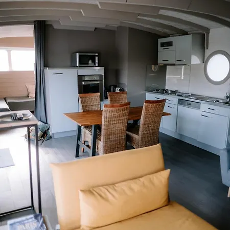 Holiday home Comme Un Poisson Dans L'eau Villennes-sur-Seine