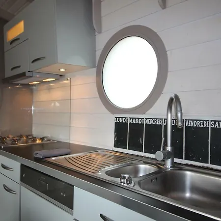 Comme Un Poisson Dans L'eau